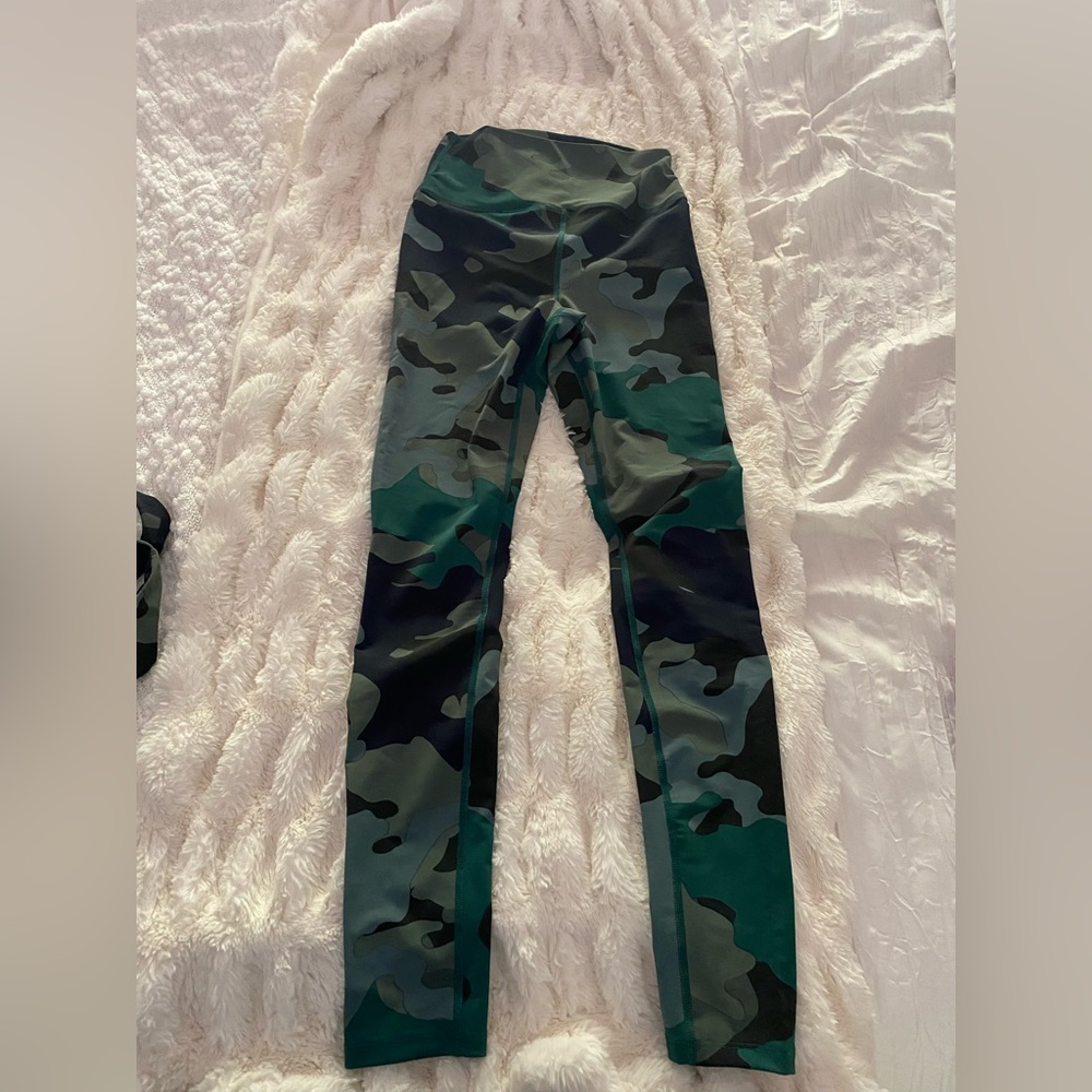 Carbon 38 camouflage leggings